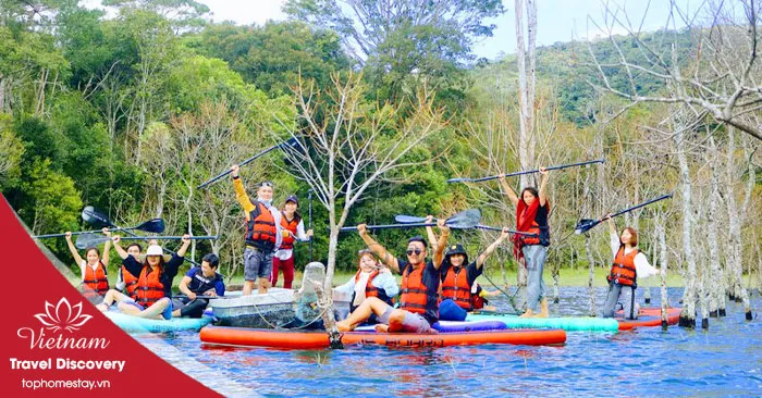 Du lịch Chèo Thuyền Kayak Ngắm Lá Phong Ở Hồ Tuyền Lâm